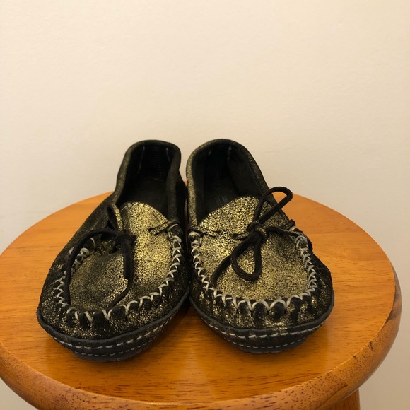 Made in Canada suede moccasins, US 6 - Picture 1 of 5